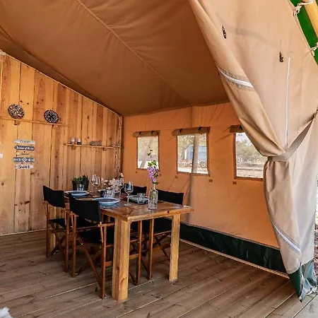 Luxury tent Ses Quinta Luxury Safari Tents *